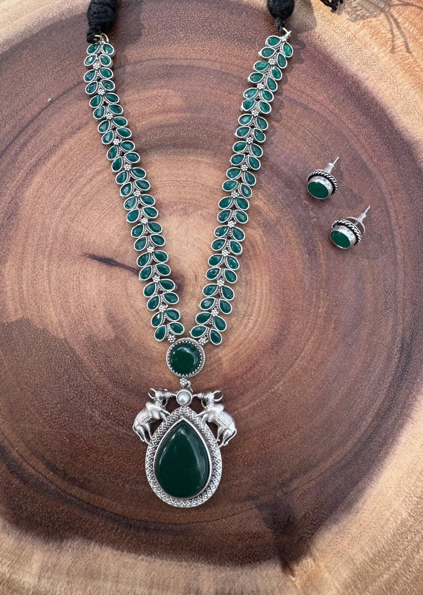 Oxidized Necklace Set in Green